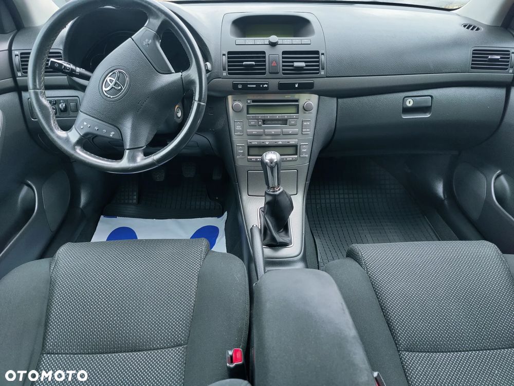 Toyota Avensis - 7