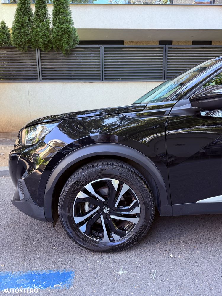 Peugeot 2008 1.2 L PureTech STT EAT8 Active - 9
