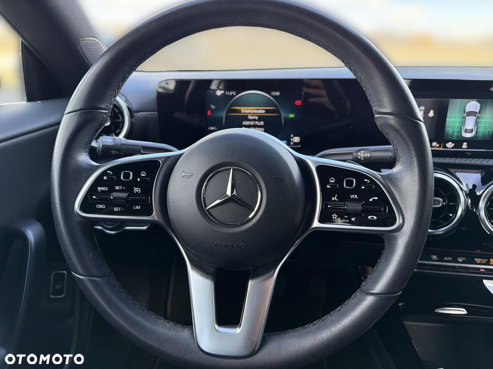 Mercedes-Benz CLA - 13