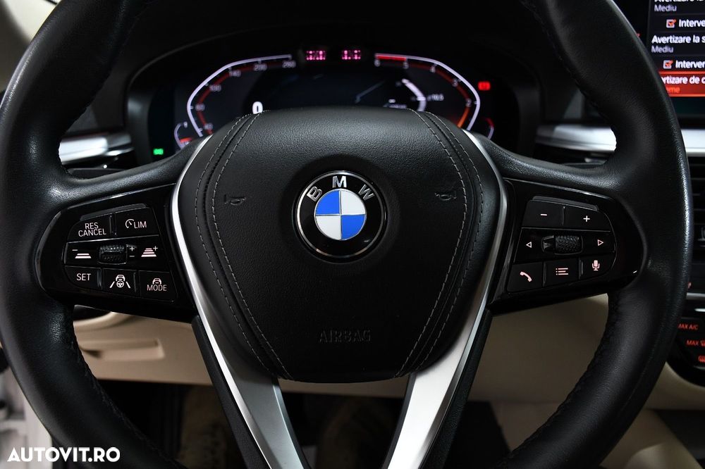 BMW Seria 5 520d xDrive Aut. Luxury Line - 35