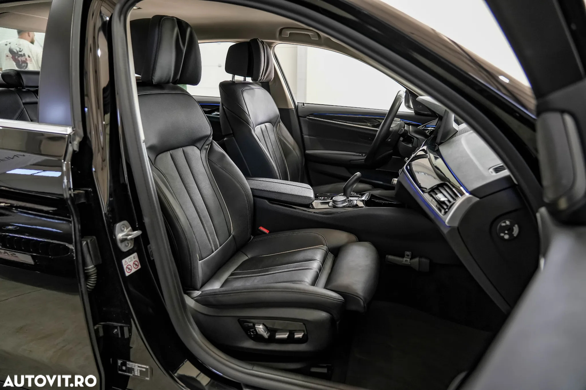BMW Seria 5 520i Aut. Luxury Line - 10