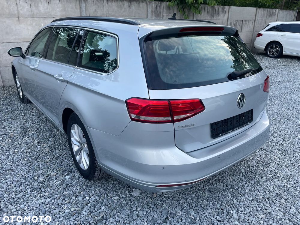 Volkswagen Passat 2.0 TDI SCR DSG Comfortline - 5