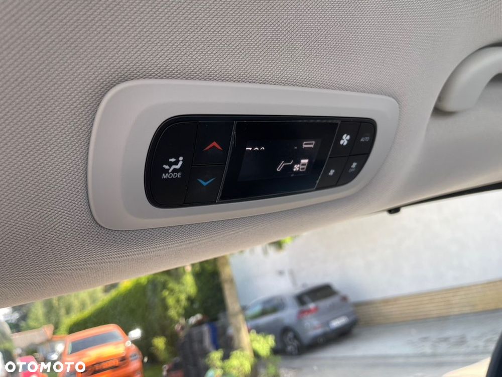 Chrysler Pacifica - 16