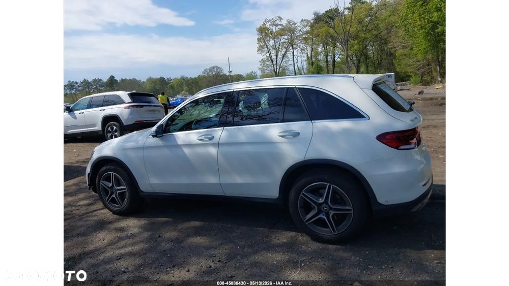 Mercedes-Benz GLC 300 4Matic 9G-TRONIC AMG Line - 7