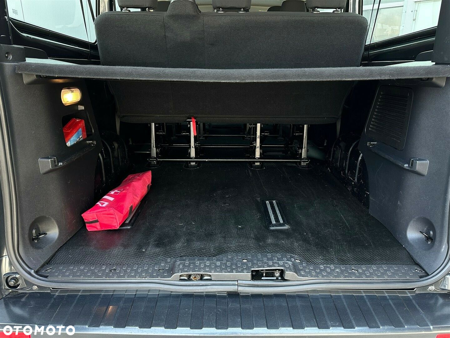 Renault Trafic SpaceClass 2.0 dCi - 8