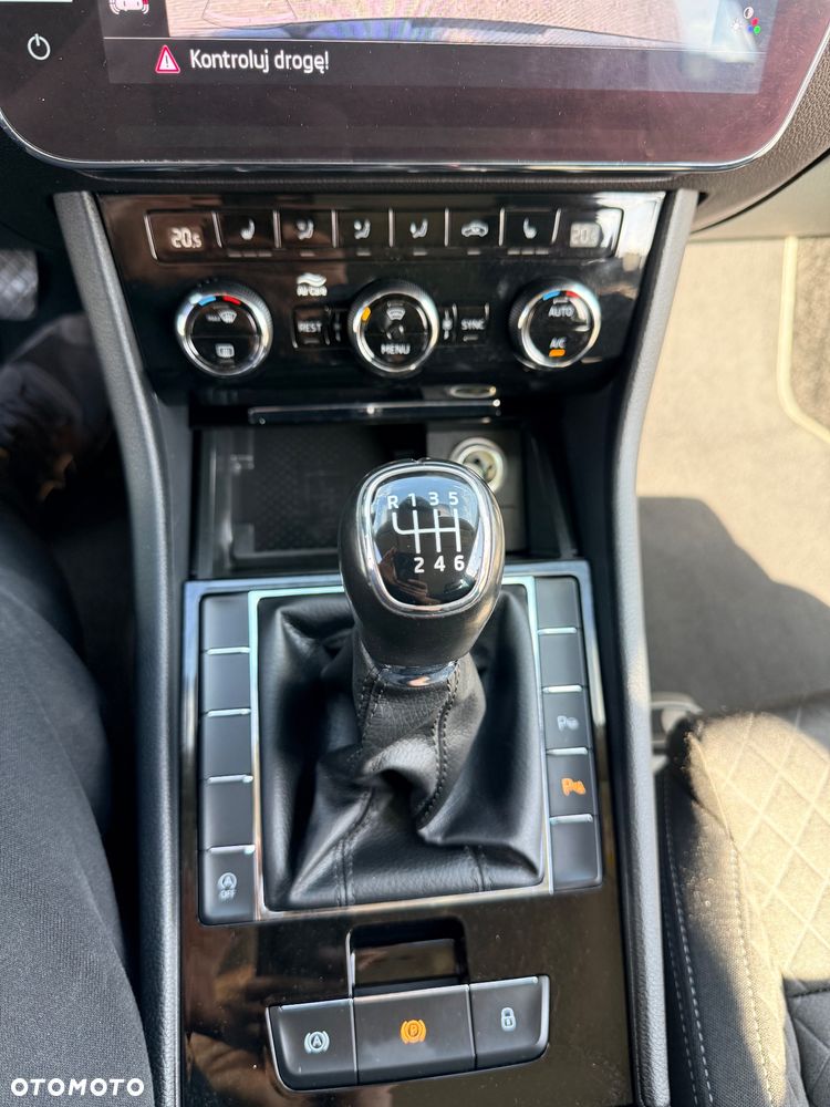 Skoda Superb 2.0 TDI Premium Edition - 13