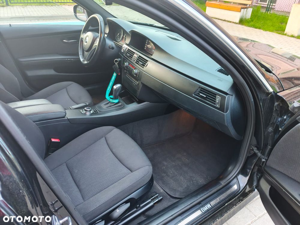 BMW Seria 3 318d - 26
