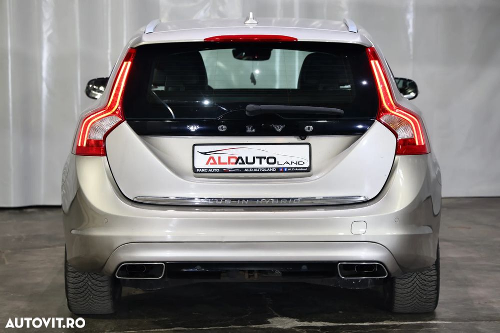 Volvo V60 D6 Plug-In-Hybrid AWD Geartronic Momentum - 38