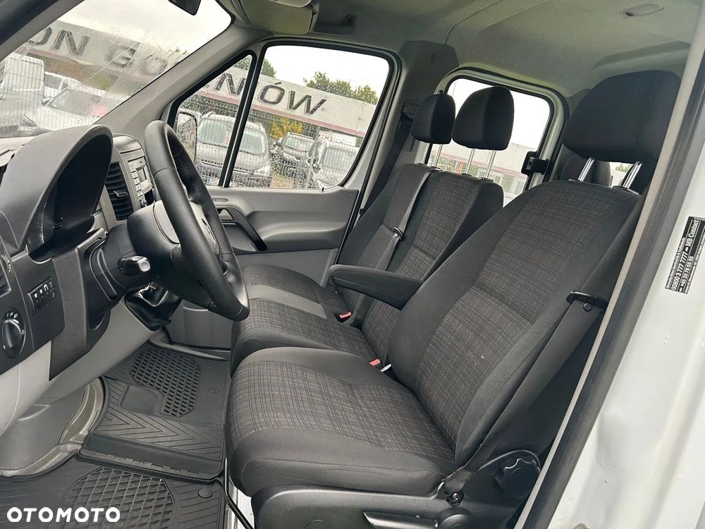 Mercedes-Benz Sprinter - 12