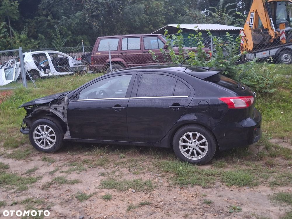 Mitsubishi Lancer - 1