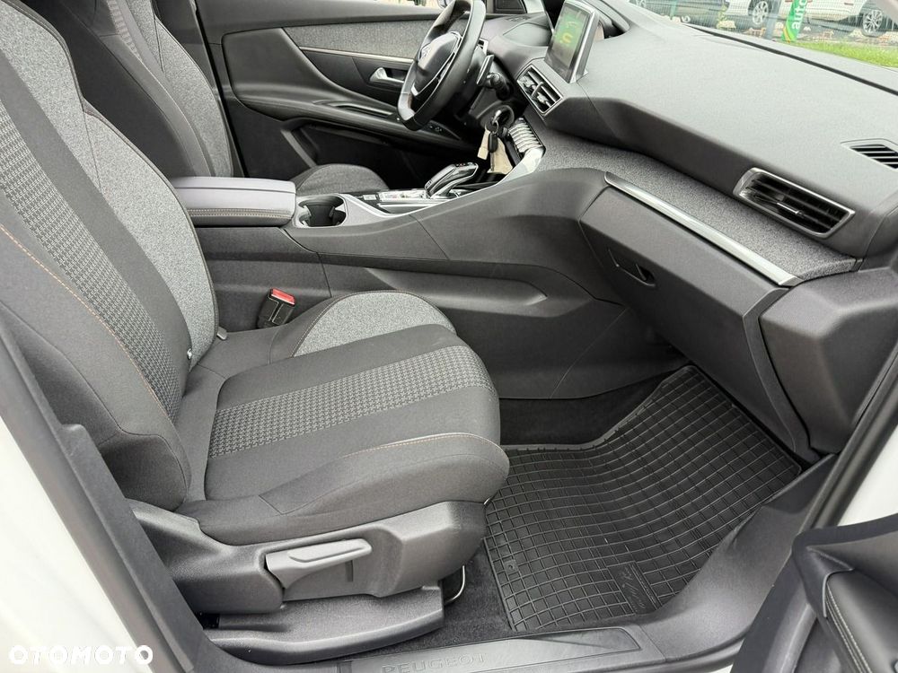Peugeot 3008 1.6 BlueHDi Allure S&S EAT6 - 34