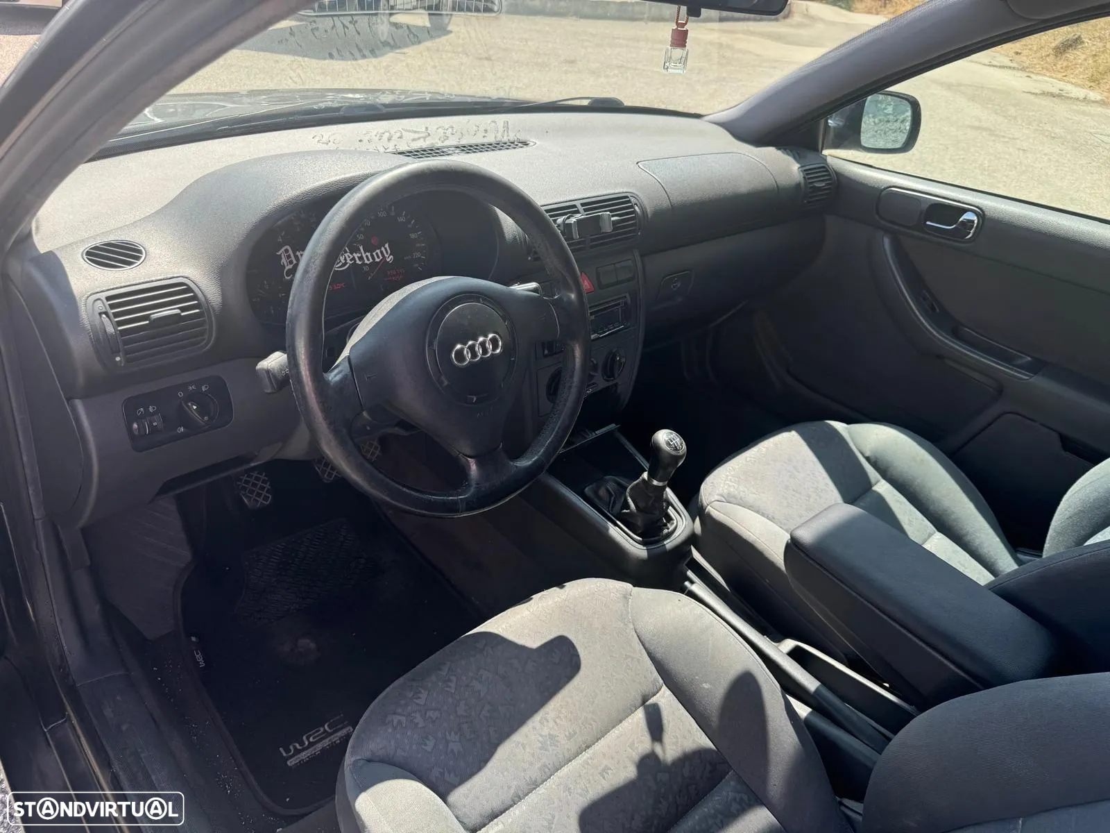 Audi A3 (8L) 1.9 TDI 90cv de 1999 para peças - 11
