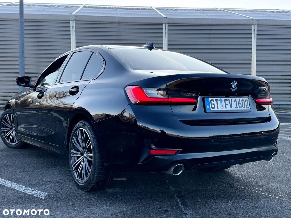 BMW Seria 3 320d Sport Line - 13