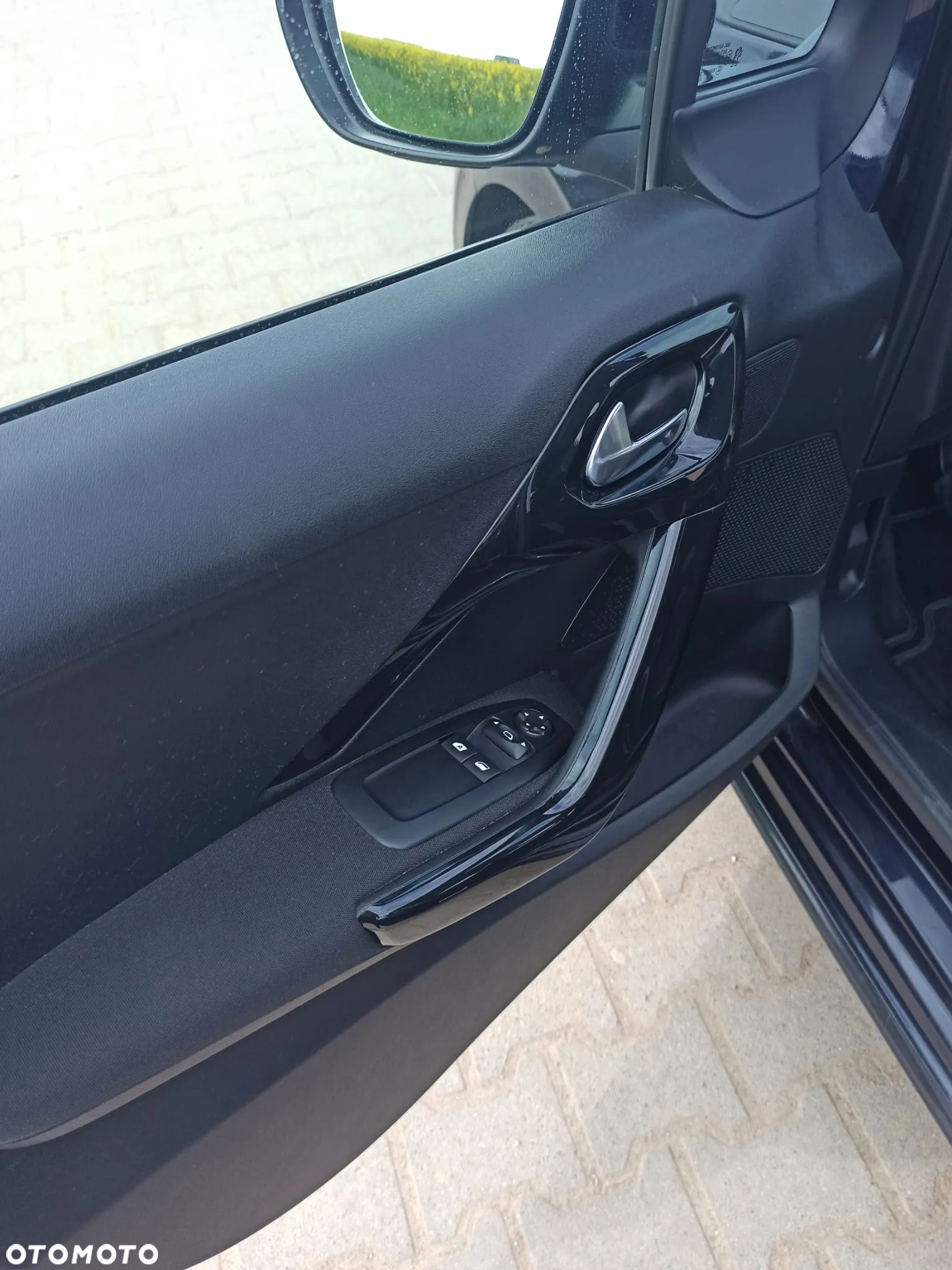 Peugeot 208 - 9