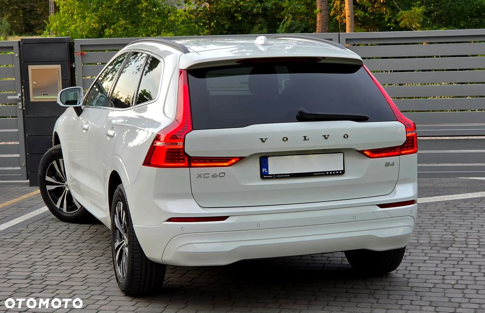 Volvo XC 60 B4 B Momentum Pro - 17
