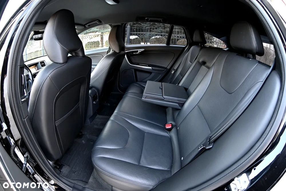 Volvo V60 D4 Geartronic Summum - 38