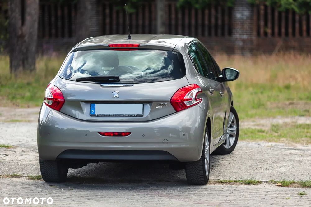 Peugeot 208 e-HDi 115 Stop&Start Allure - 9