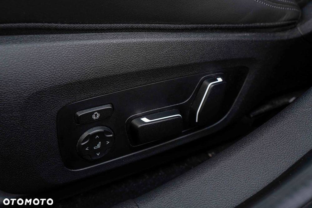 BMW M3 Competition M xDrive - 17