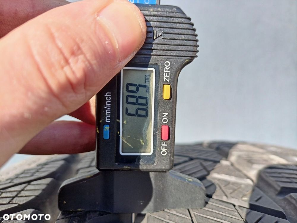 285/45R19 Pirelli Scorpion Winter opona pojedynka zima 6,8mm - 3