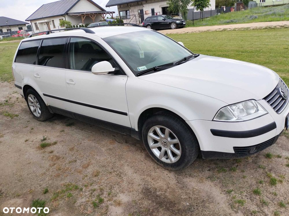 Volkswagen Passat - 1