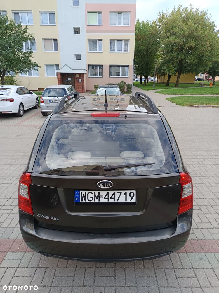 Kia Carens - 5
