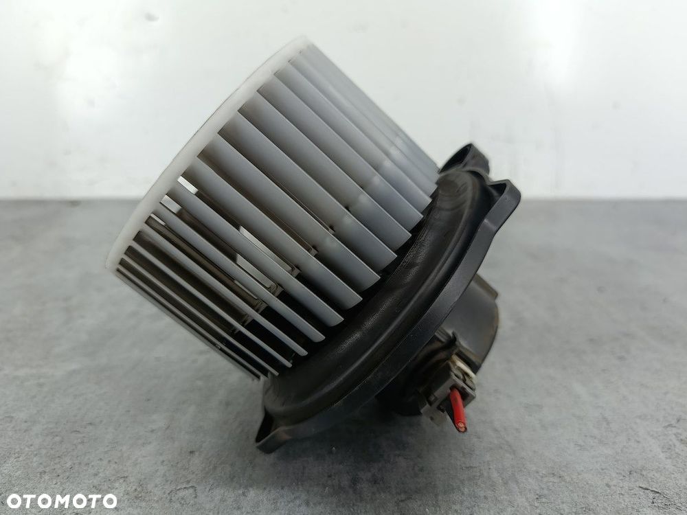WENTYLATOR NAWIEWU, DMUCHAWA HYUNDAI I30 I F00S33F023 1.4 16V - 1