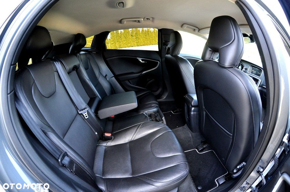 Volvo V40 D2 Momentum - 10