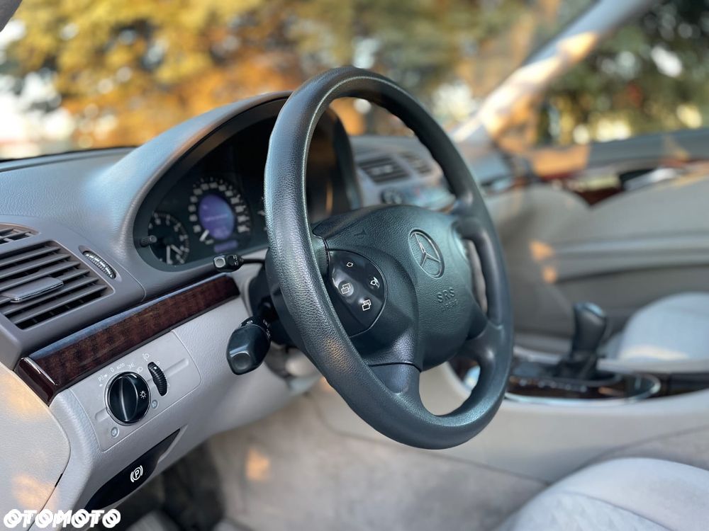 Mercedes-Benz Klasa E 220 CDI Automatik Classic - 16