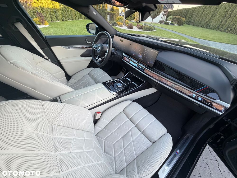 BMW Seria 7 740d xDrive mHEV sport - 39