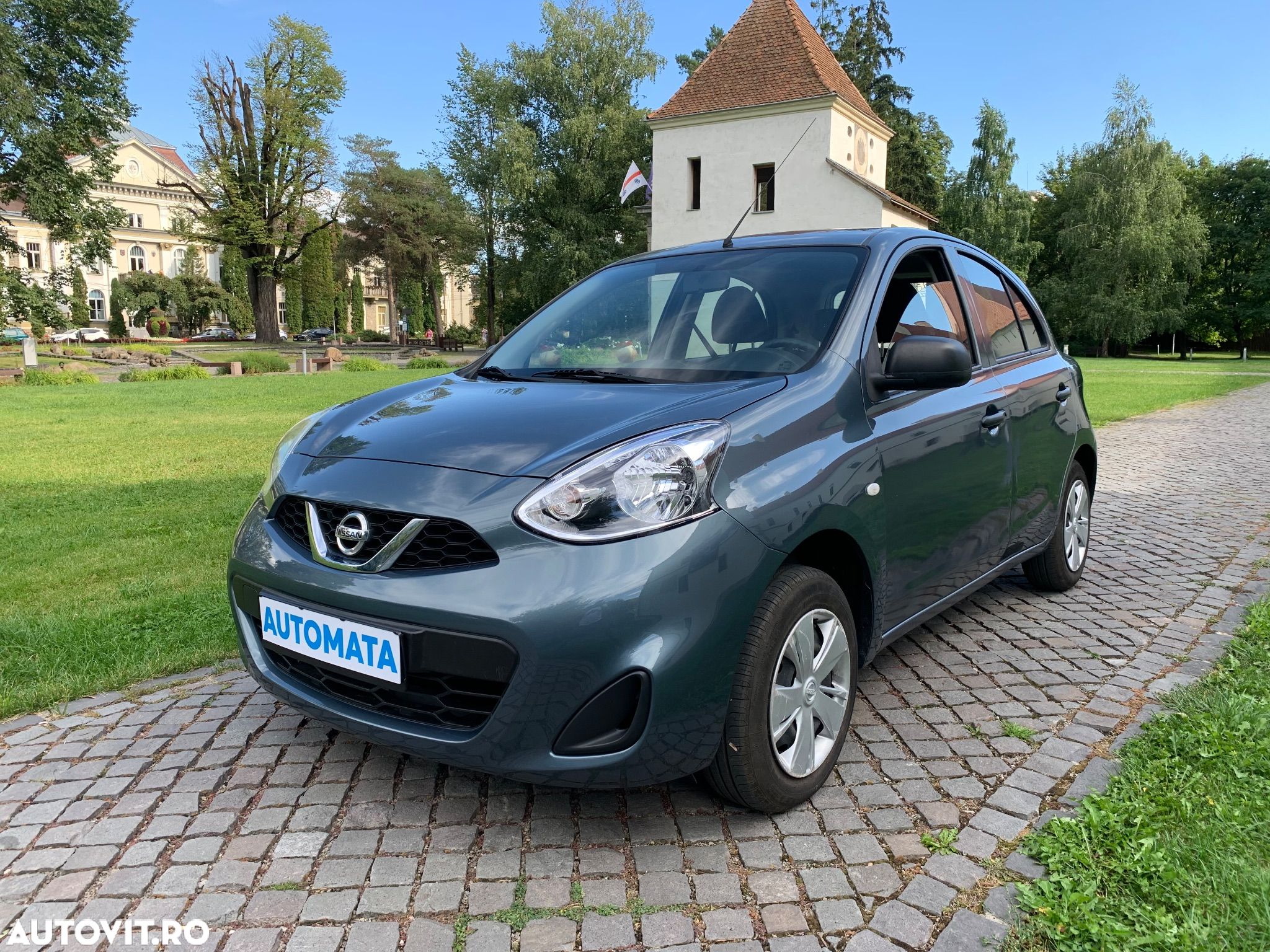 Nissan Micra - 1