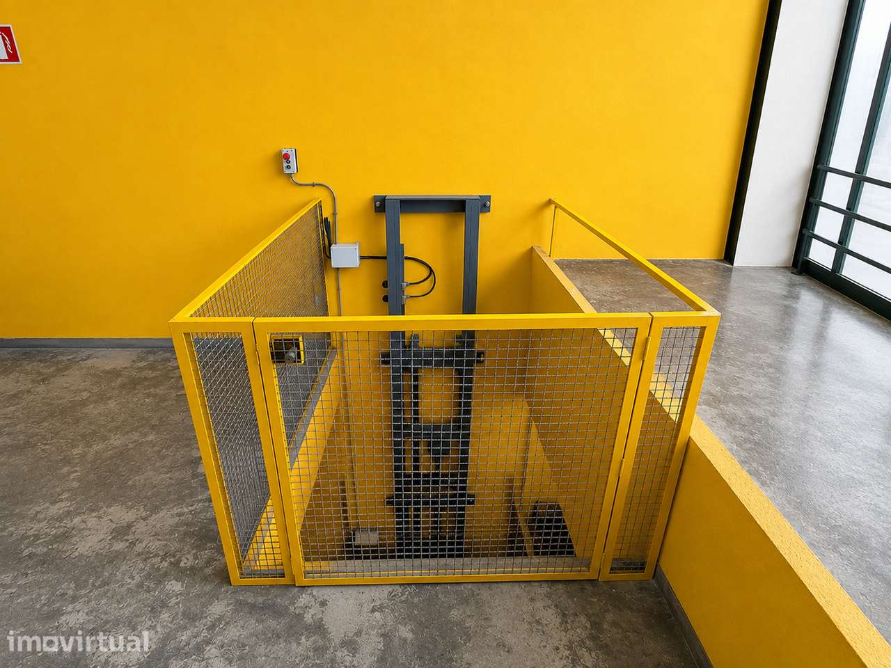 Espaço Comercial 237,40 m² + Terraço 40,40 m² | VCI - Marquês - Covelo - Grande imagem: 5/16