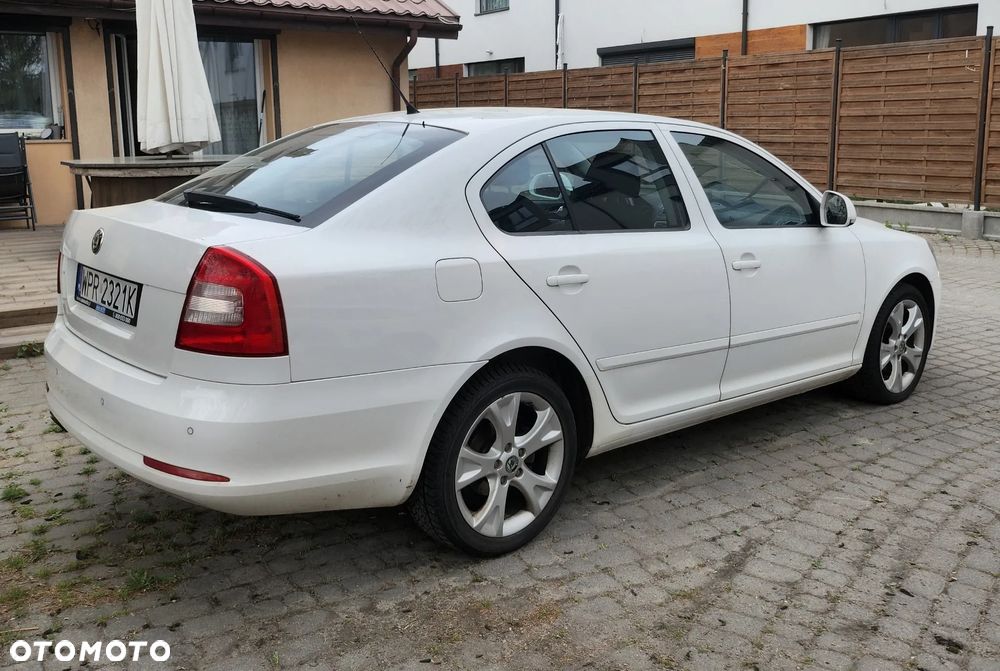 Skoda Octavia 1.8 T FSI Ambiente - 2