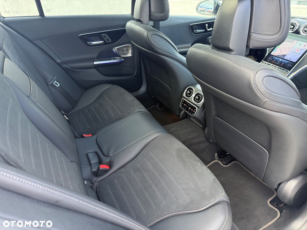 Mercedes-Benz Klasa C 220 d mHEV AMG - 24