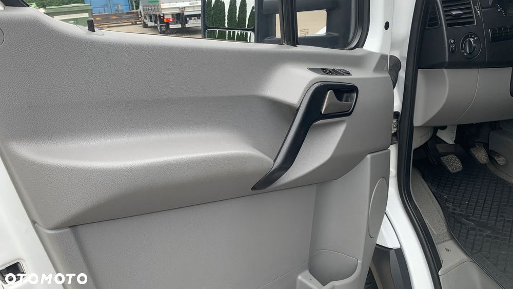Mercedes-Benz Sprinter - 25