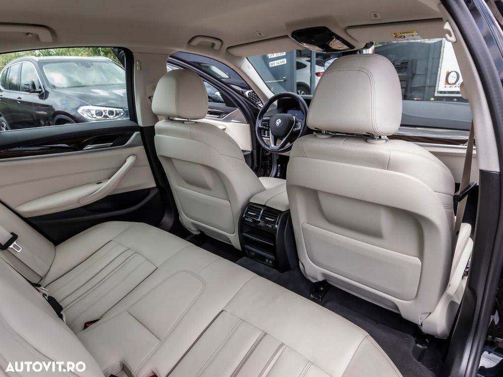 BMW Seria 5 520i AT MHEV - 14
