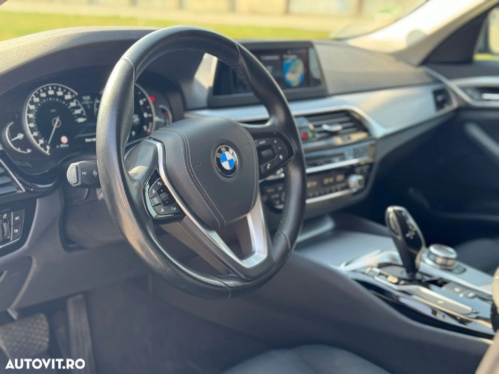 BMW Seria 5 520i AT - 3