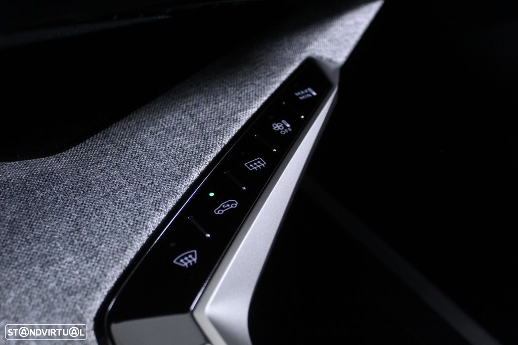 Peugeot 5008 1.2 Hybrid Allure e-DCS6 - 29