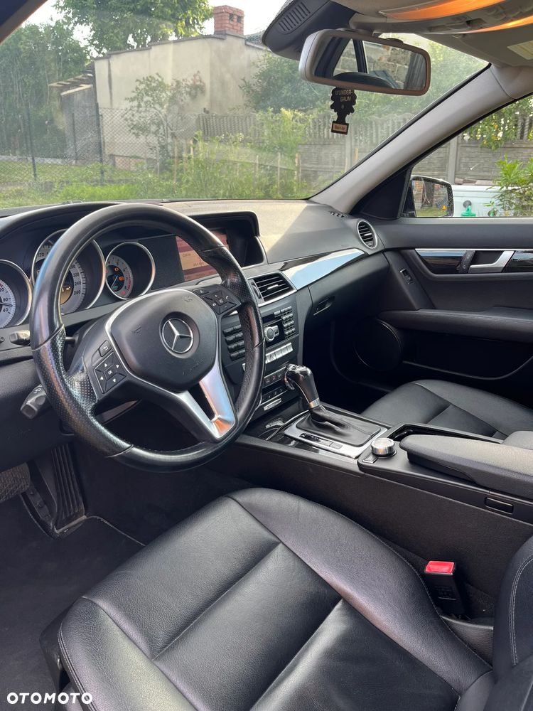 Mercedes-Benz Klasa C 250 CGI BlueEff Avantgarde - 15
