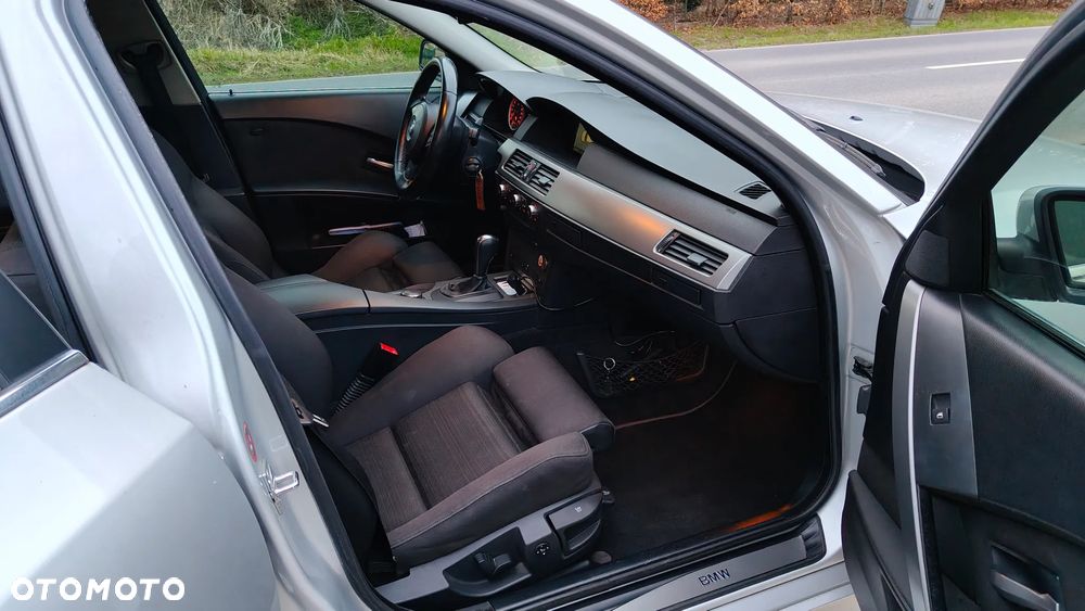 BMW Seria 5 525d - 7