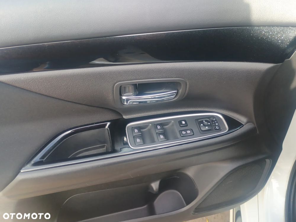 Mitsubishi Outlander - 14