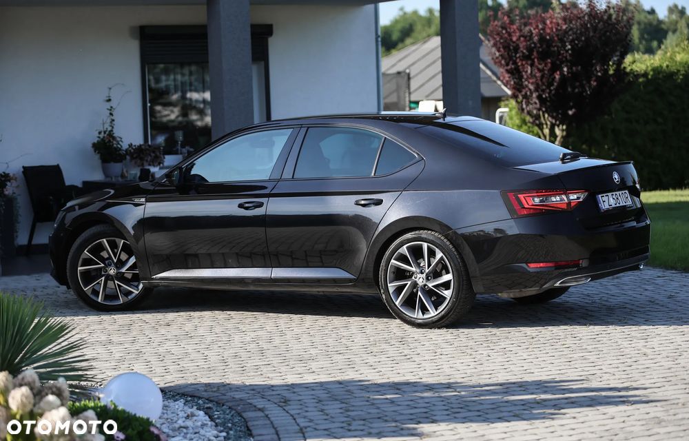 Skoda Superb 2.0 TSI Sportline DSG - 4