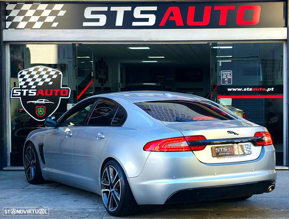 Jaguar XF 2.2 - 60