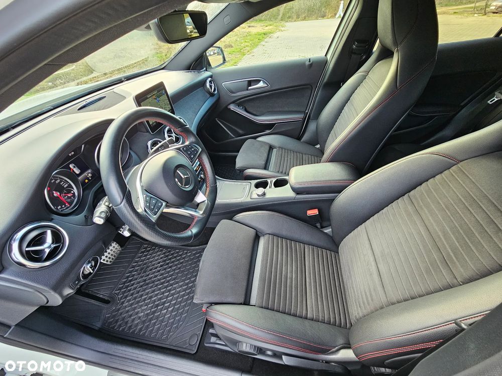 Mercedes-Benz GLA 200 7G-DCT AMG Line - 15