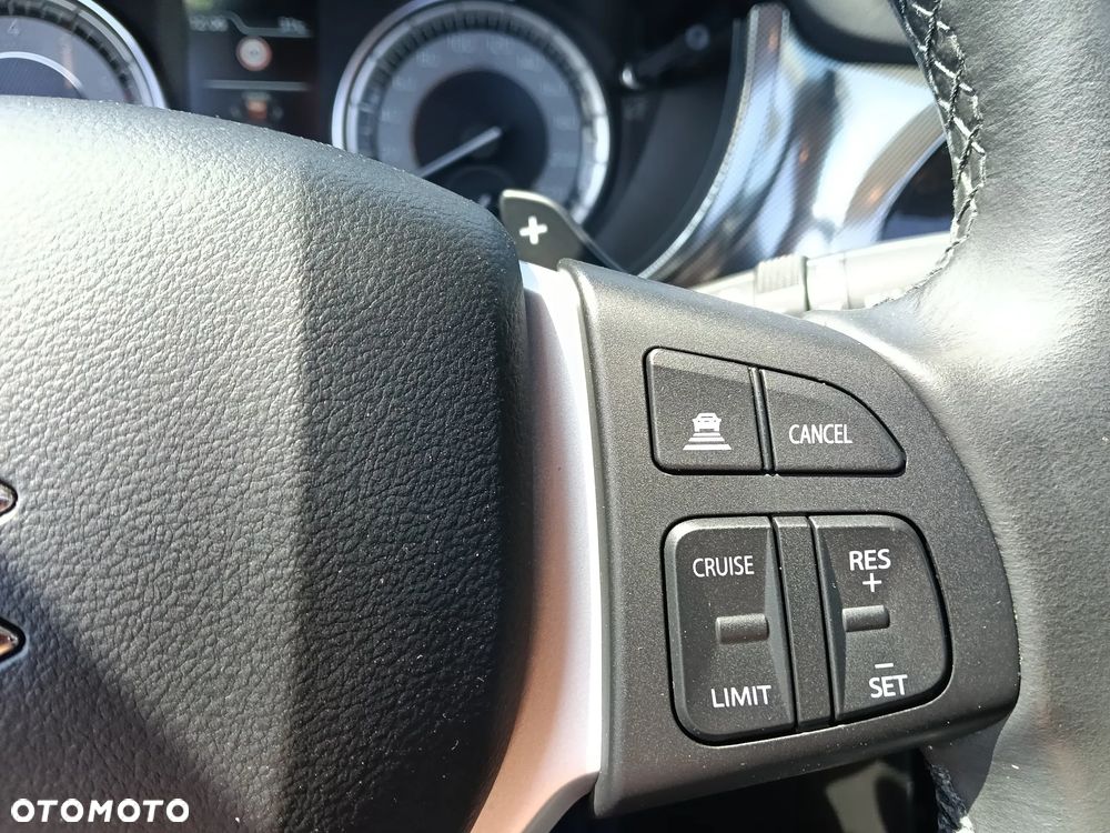Suzuki Vitara 1.5 Dualjet Hybrid AGS Comfort+ "SHINKAI" - 31