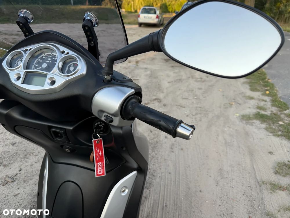 Yamaha X-max - 9