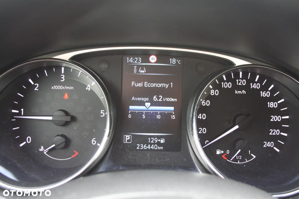 Nissan X-Trail 1.6 DCi Tekna Xtronic 2WD - 24