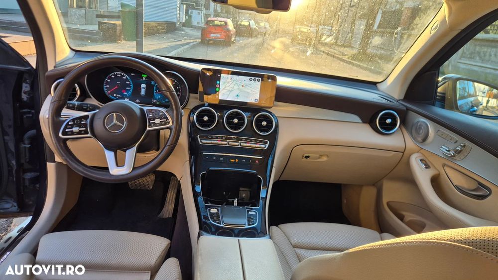 Mercedes-Benz GLC 300 4MATIC MHEV - 11
