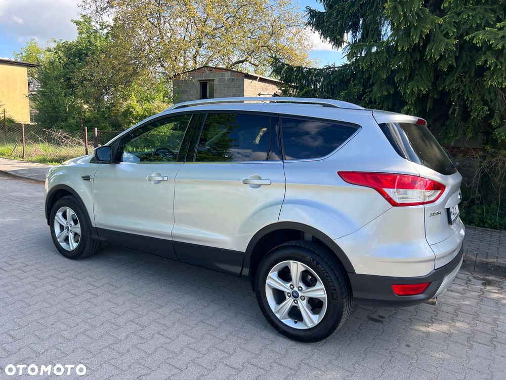 Ford Kuga 1.5 EcoBoost 2x4 Titanium - 24