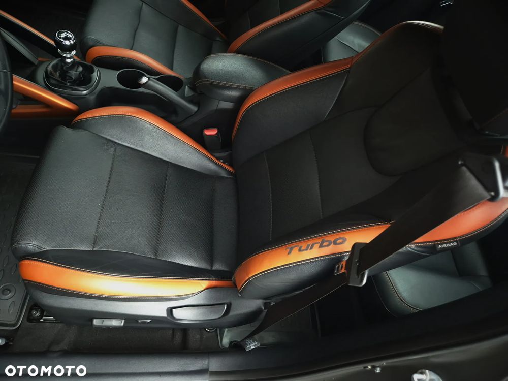 Hyundai Veloster 1.6 Turbo Matt Finish - 16