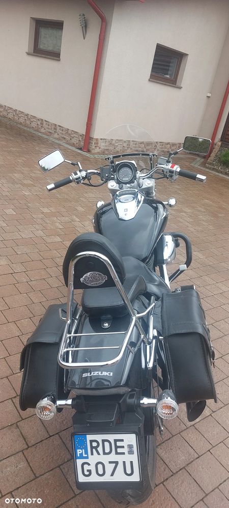 Suzuki Intruder - 3